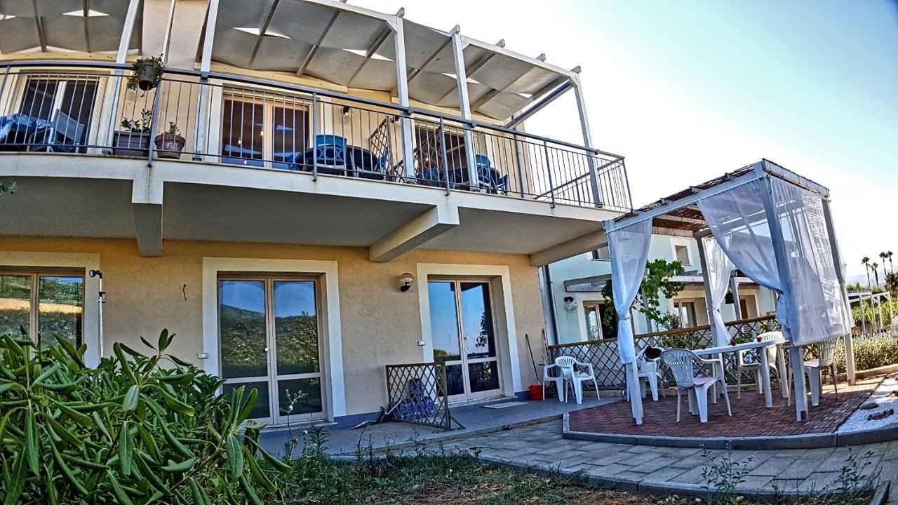 Asinaro Residence - Fronte Mare Calabernardo Exterior photo